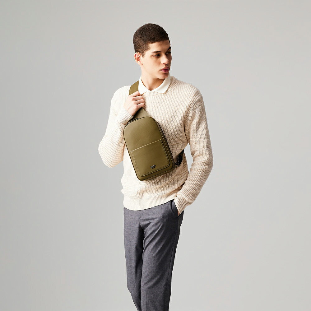 【BRAUN BUFFEL 德國小金牛】臺灣總代理 斯杜迪歐 胸包-橄欖綠/BF566-22-MIO