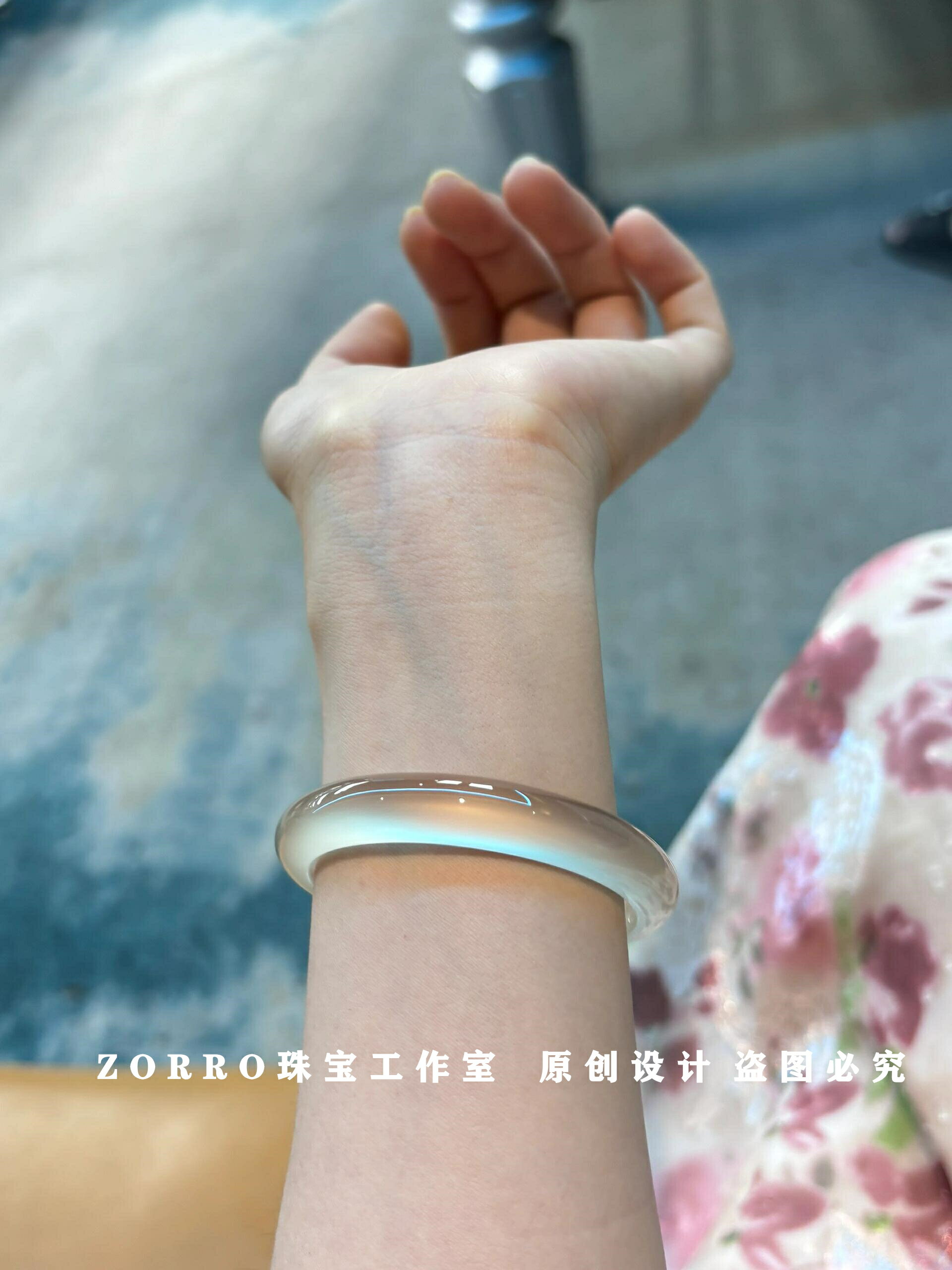 老鳯詳正品天然高冰透馬料香檳金瑪瑙玉髓手鐲白月光玉鐲翡翠珠寶【北歐居家生活】