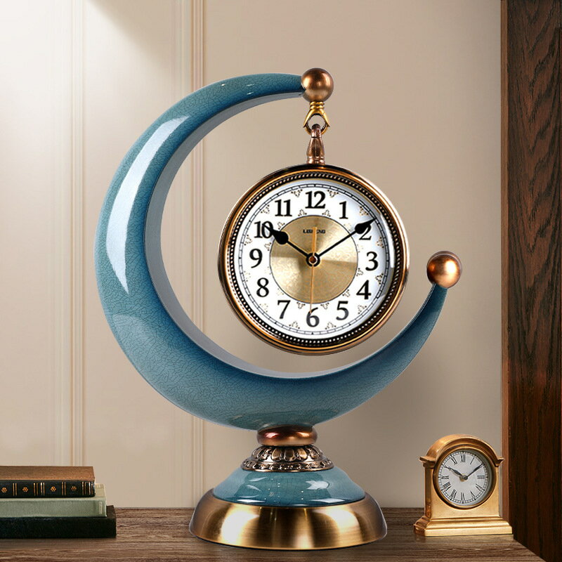 月牙鐘表創意擺放座鐘客廳時鐘桌麵擺鐘式擺歐式鐘C