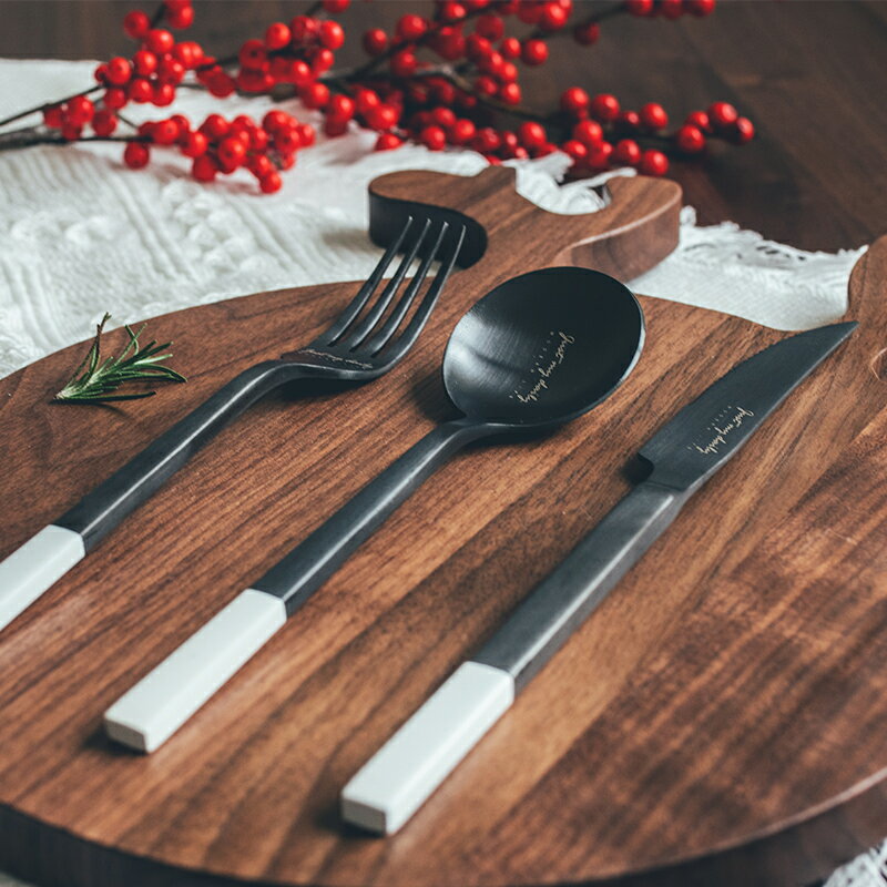 北歐ins風黑白不銹鋼西餐餐具家用咖啡勺甜品叉筷子牛排刀叉套裝