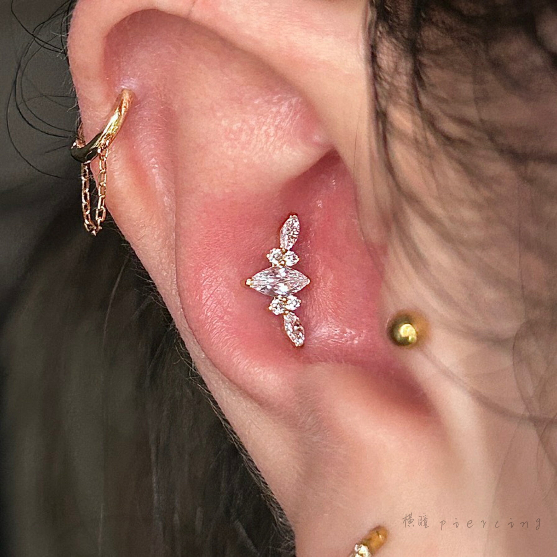 橫瞳piercing 16G“雲階”鍍金滿鑽耳骨釘 內螺旋0.9牙口耳蝸