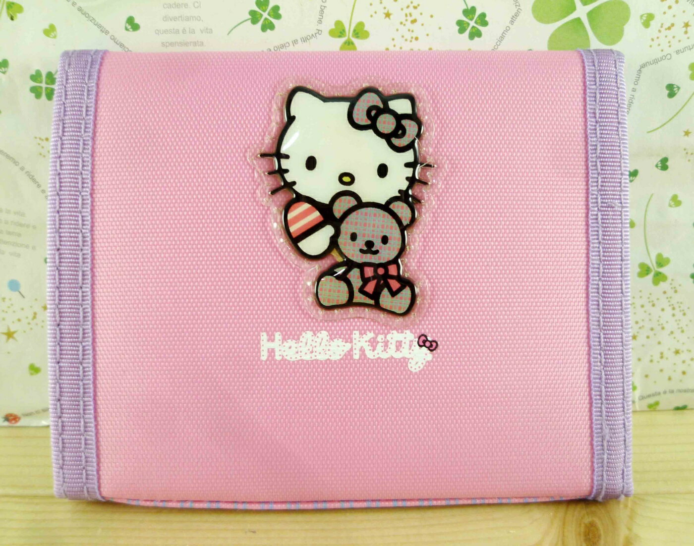【震撼精品百貨】Hello Kitty 凱蒂貓-凱蒂貓皮夾/短夾-KITTY抱熊圖案-粉紫色 震撼日式精品百貨