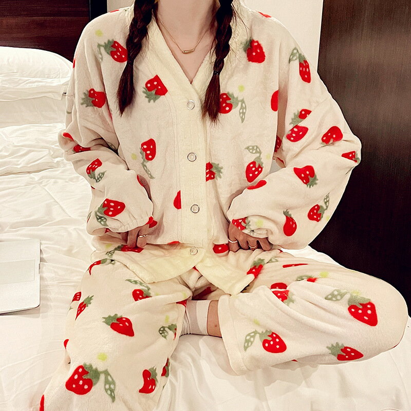 法蘭絨睡衣女日系草莓ins長袖開衫保暖加厚甜美休閑珊瑚絨家居服