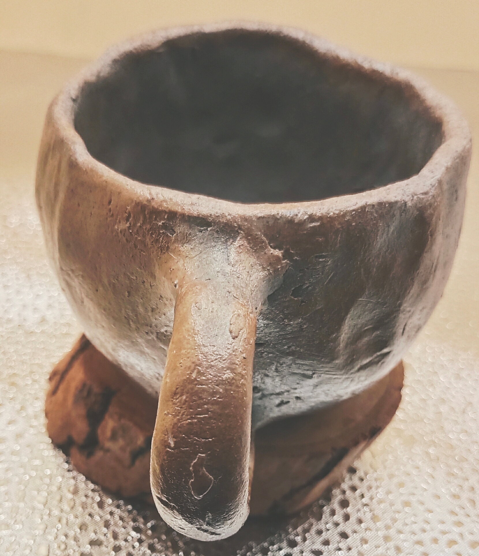 柴燒杯--7.2公分(寬)x5.5公分(高),利用薪柴為燃料燒成的陶藝製品,有一種質樸古拙的美感
