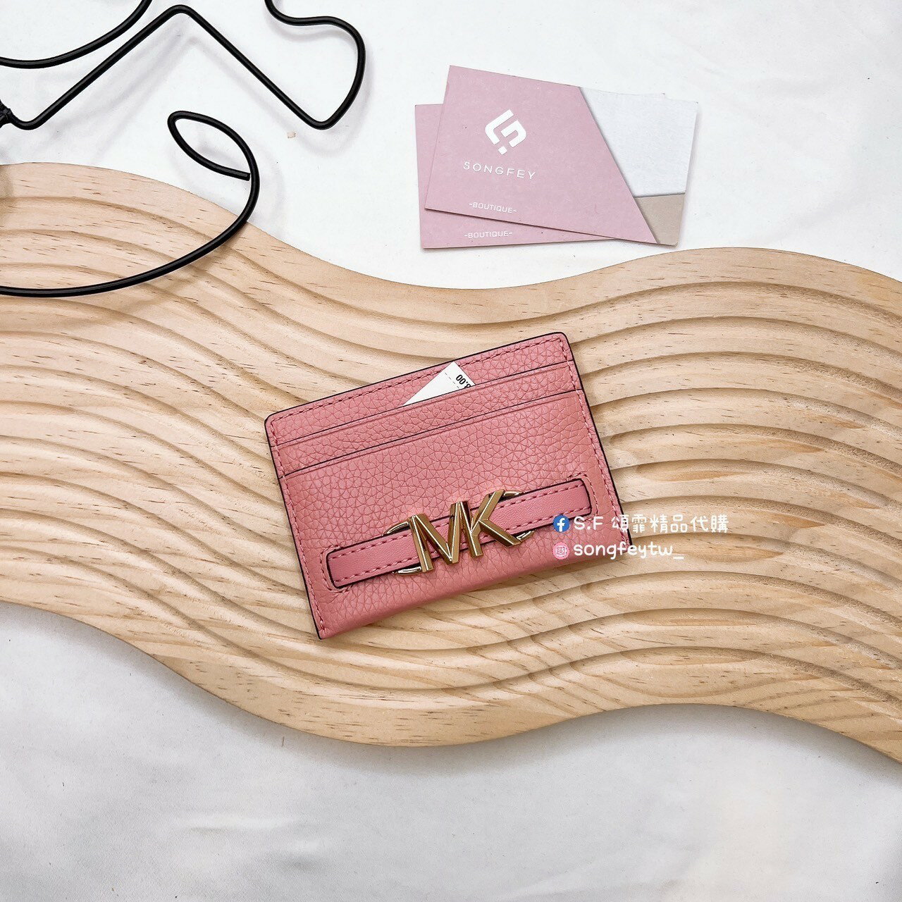 美國代購🇺🇸台灣現貨 MK 大logo 卡片夾 名片夾【送禮精選★APP下單點數4倍送】