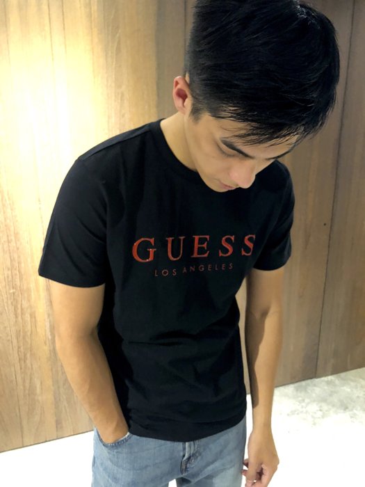 美國百分百【全新真品】Guess T恤 T-shirt 短袖 短T U領 浮雕logo 上衣 logo 黑色 J342