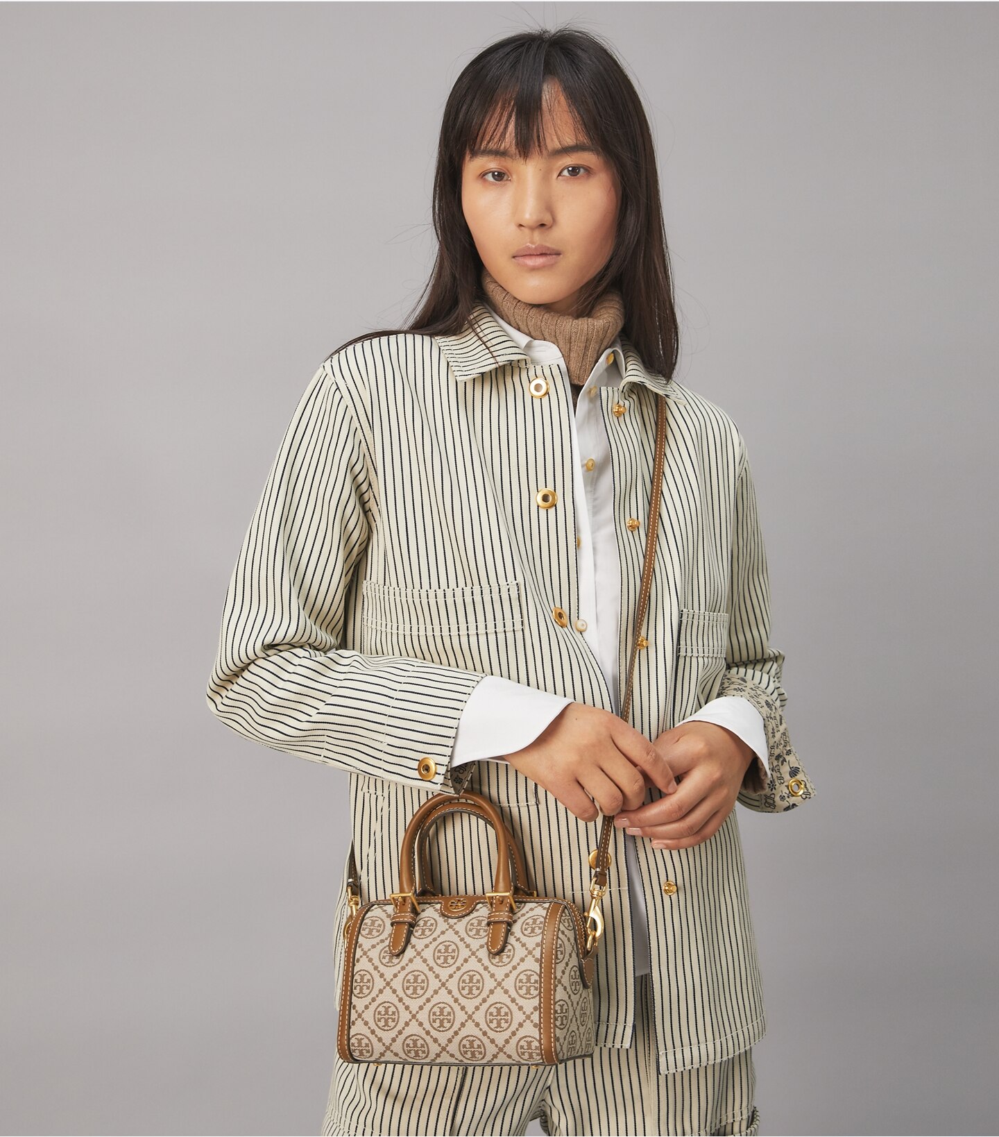 精選★TORY BURCH T MONOGRAM 提花迷你水桶包女士單肩包斜挎包 82939  (預購) ~【春季女王節 心動優惠 送禮首選★菲尼斯 國際精品3折起】 9