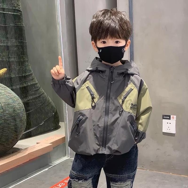 男童沖鋒衣春秋款2025新款秋裝兒童秋季外套工裝薄款男孩連帽風衣