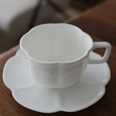 純白花形杯碟組 咖啡杯 花瓣杯 咖啡杯組｜富士奶奶