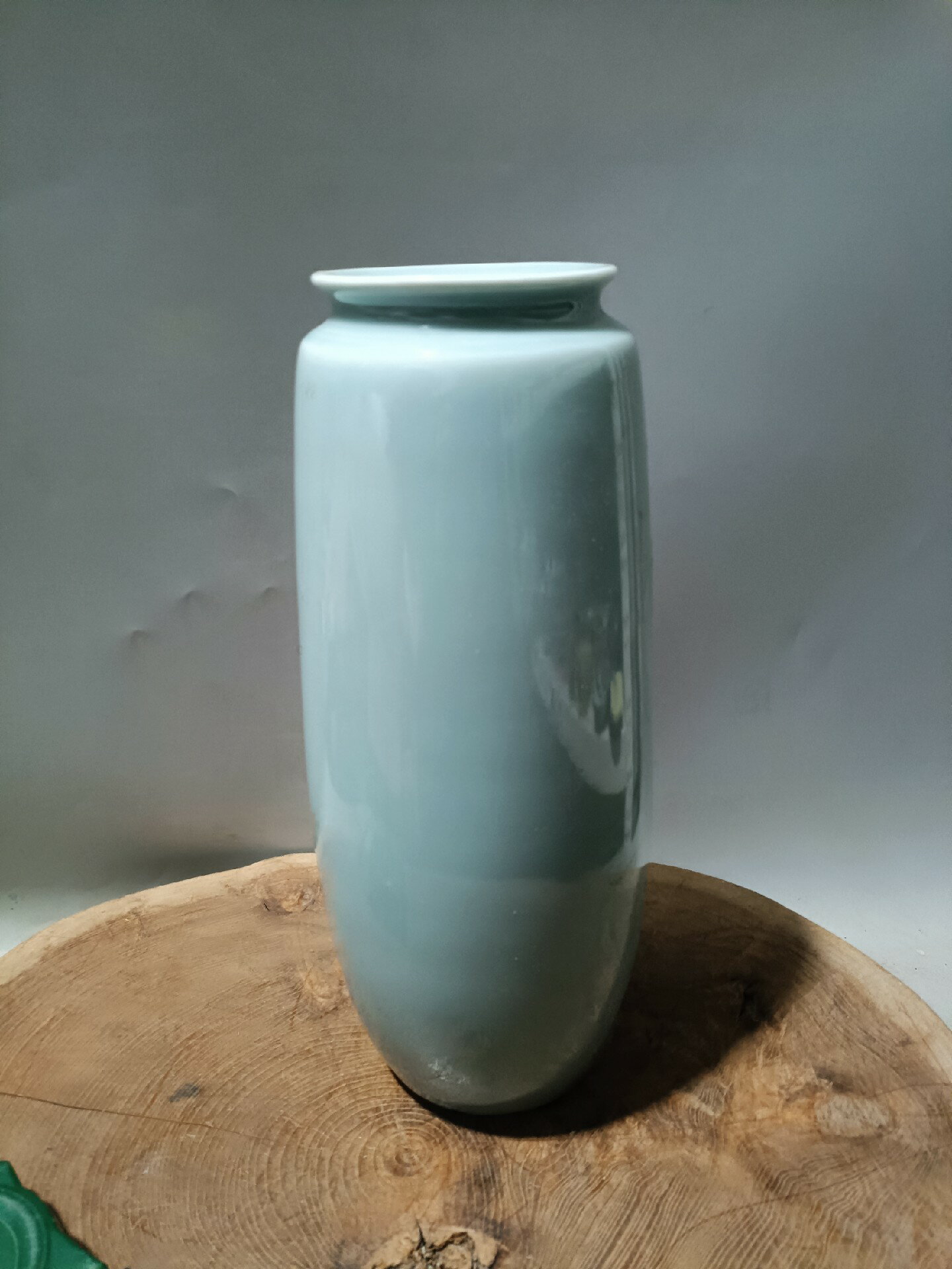 日本迴流瓷器昭和時期青瓷瓶長頸瓶，釉色漂亮，全品沒毛病，高度1148