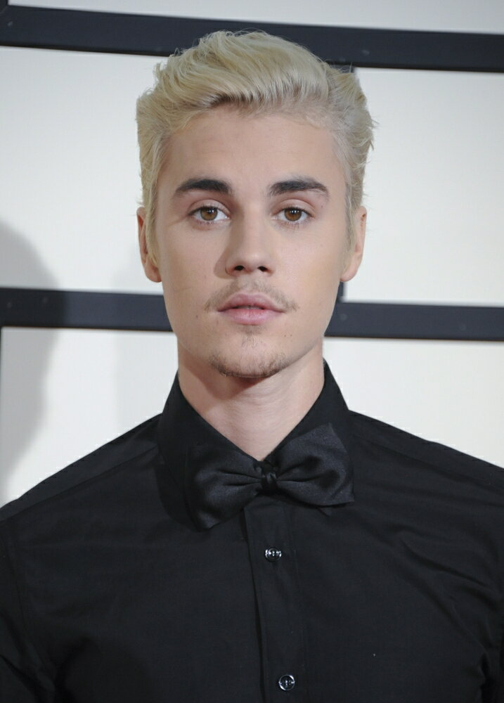 Posterazzi: Justin Bieber At Arrivals For 58Th Annual Grammy Awards ...