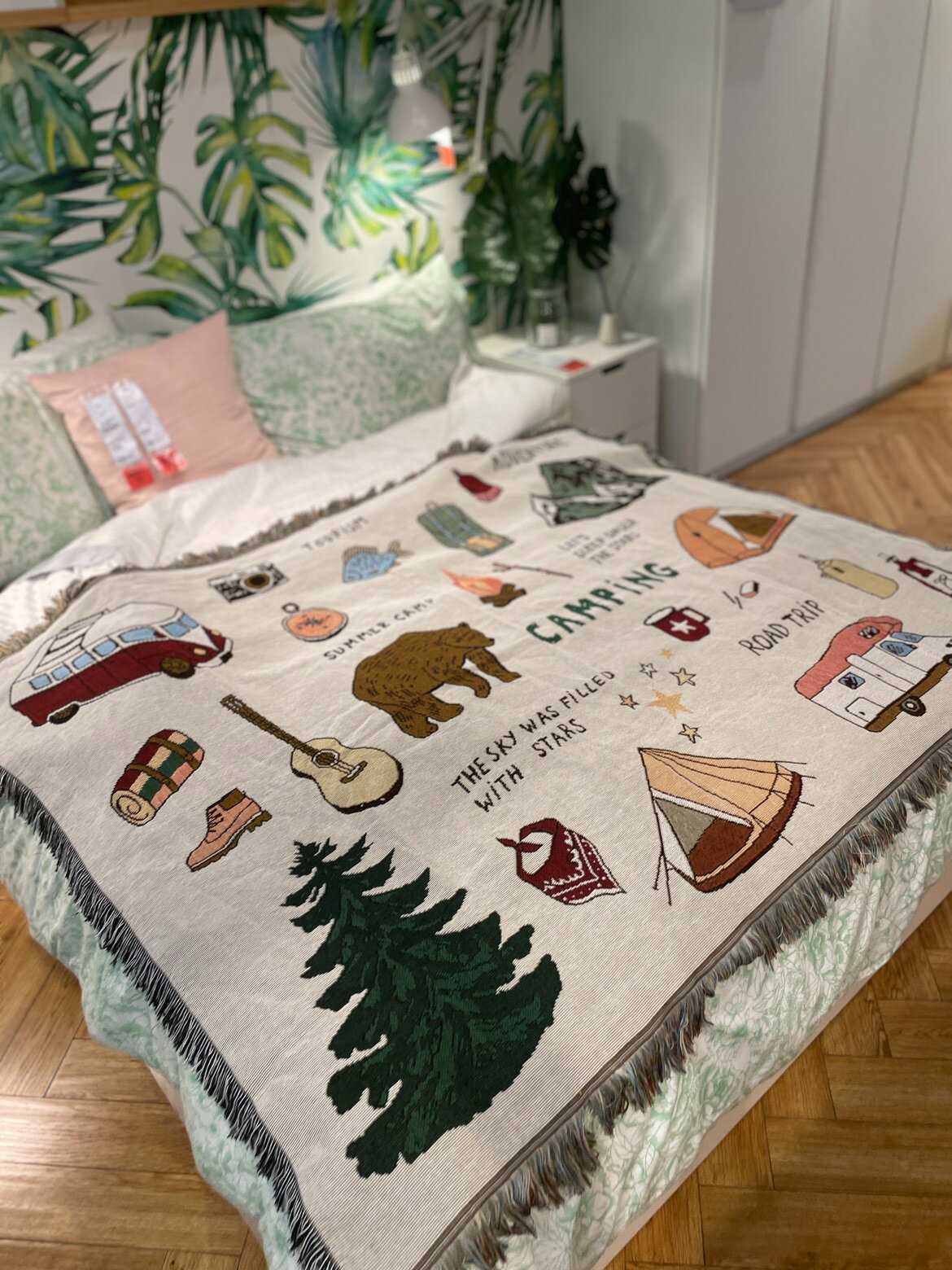 露營裝飾 美式復古波西米亞沙發毯線毯 露營美學 插畫