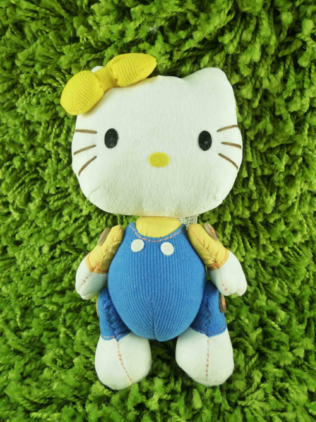 【震撼精品百貨】Hello Kitty 凱蒂貓 可折絨毛娃娃-藍吊帶 震撼日式精品百貨