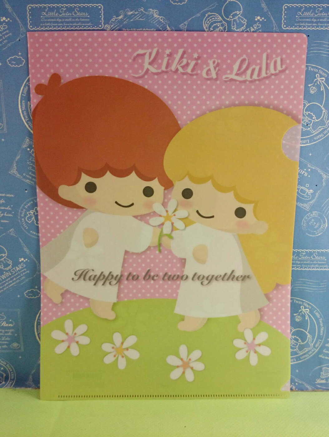 【震撼精品百貨】Little Twin Stars KiKi&LaLa 雙子星小天使 A4分頁夾 白點 震撼日式精品百貨