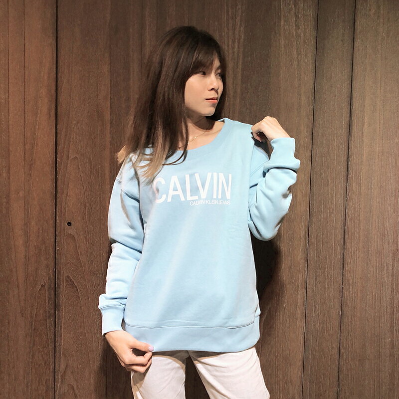 美國百分百【全新真品】Calvin Klein T恤 CK 女 長袖落肩大學T logo T-shirt 天藍 AR38