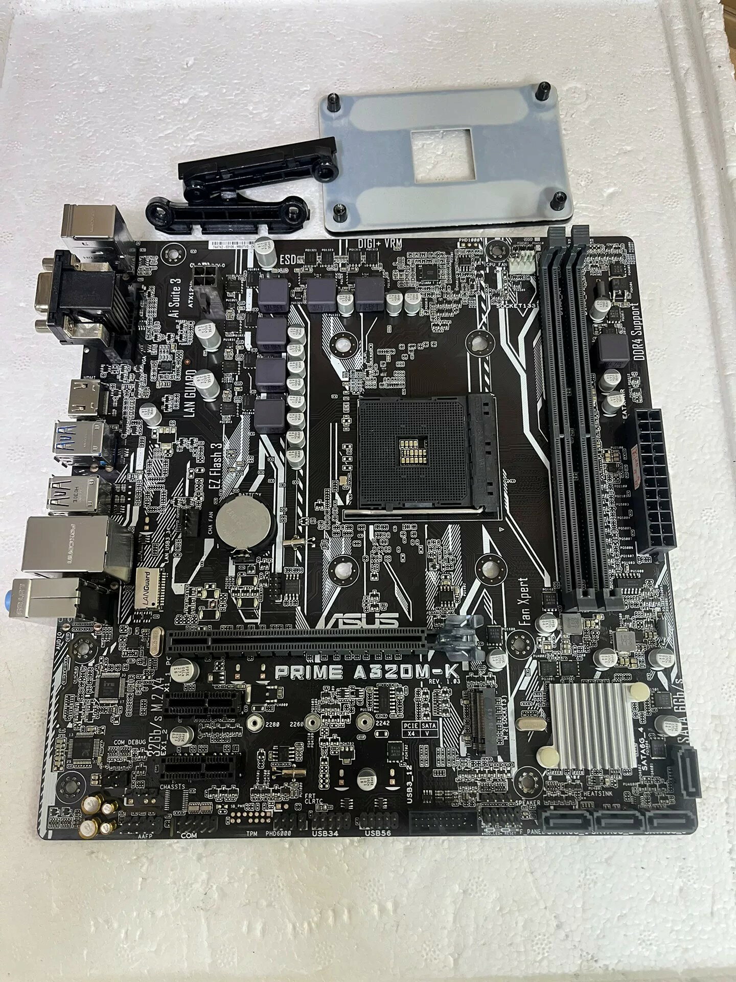 華碩A320M-K主機板 支援1-5代CPU 功能正常 配件齊全 含擋板底座M2螺絲 可刷最新BIOS 二手電腦組裝升級首選