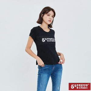 女修身LOGO印字短袖T恤-黑色【5th STREET】【APP下單享最高9%點數】#熱銷精選