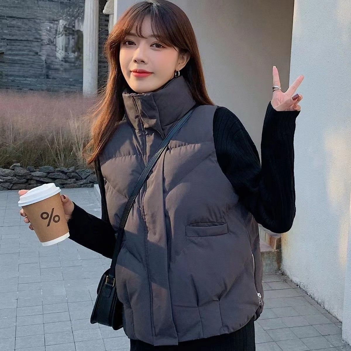 新款短款羽絨棉馬甲女小眾特色潮流時尚寬松百搭立領修身馬甲外套-享樂