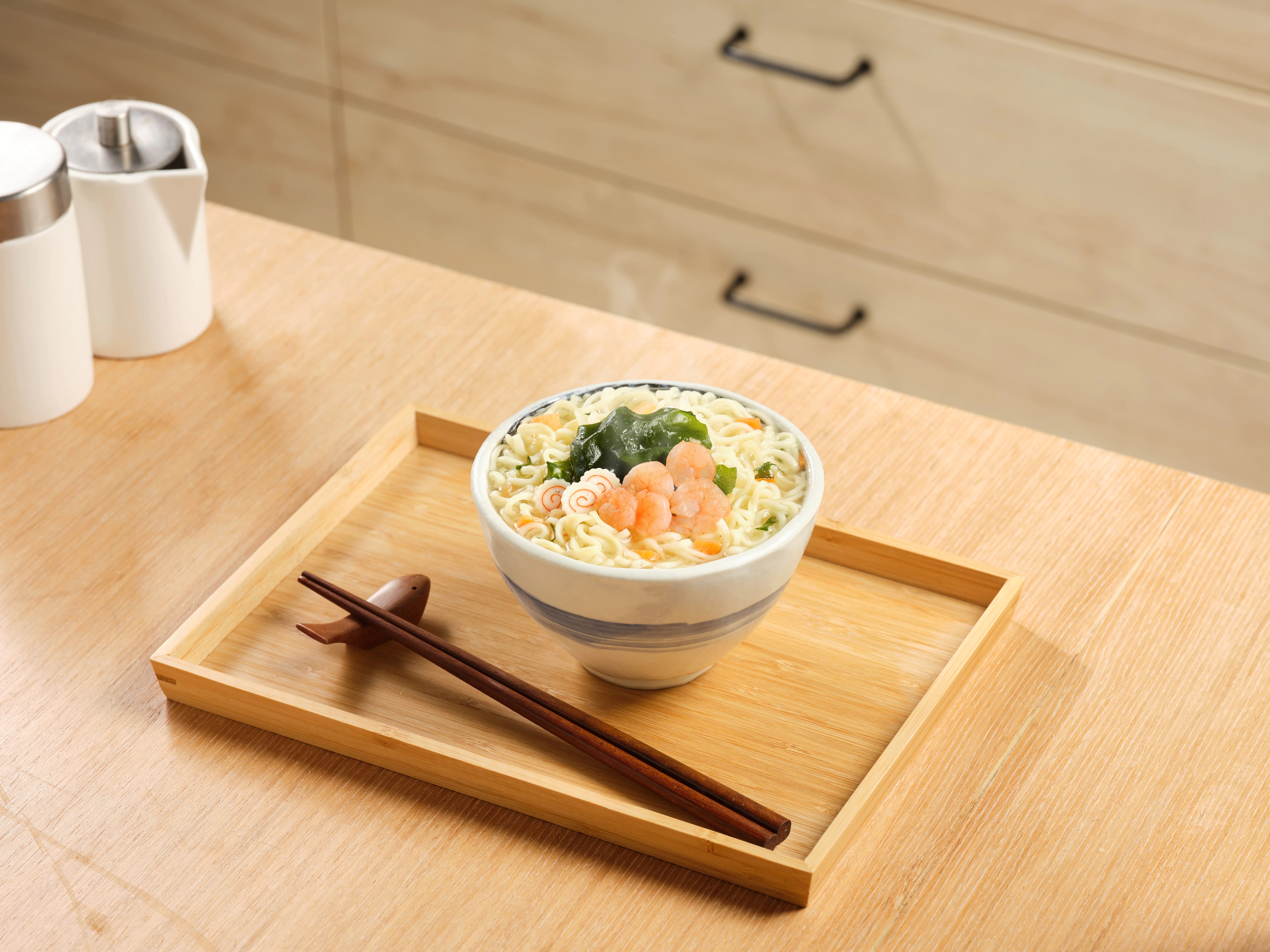 【台酒旗艦店】鮮蝦魚板雙饗湯麵(4包/袋) 2