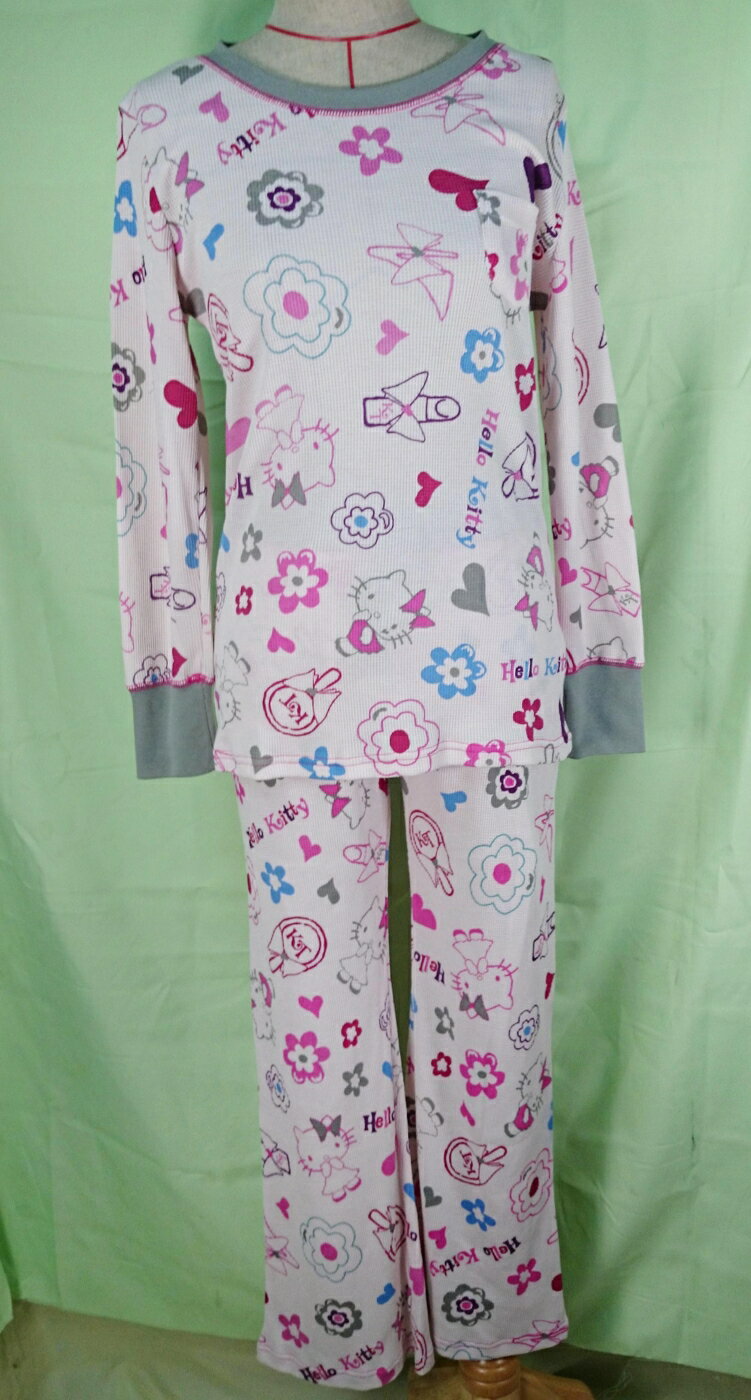 【震撼精品百貨】Hello Kitty 凱蒂貓 衣褲組 愛心&花花 震撼日式精品百貨