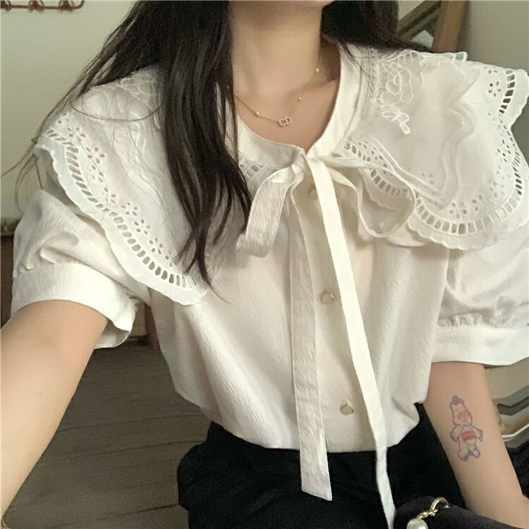白色娃娃領上衣 泡泡袖上衣 日系大尺碼襯衫 上衣女 寬鬆韓版上衣 設計感上衣 甜美少女感 蝴蝶結襯衫 短袖上衣