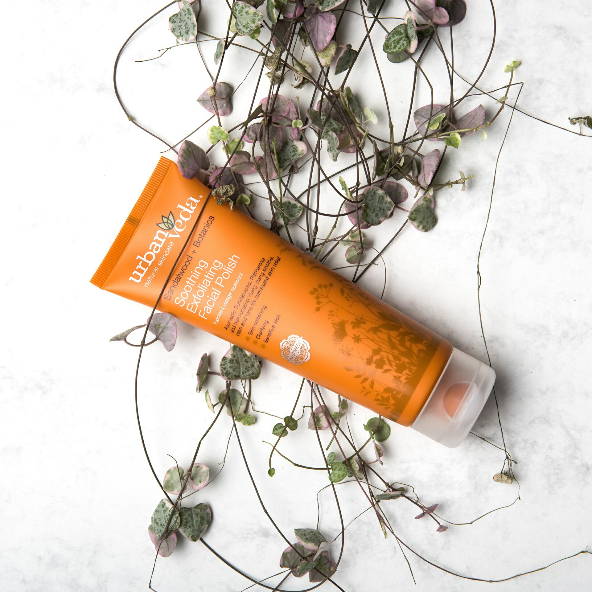 【英國城市吠陀】Urban Veda-檀香舒緩臉部去角質霜125ml 4