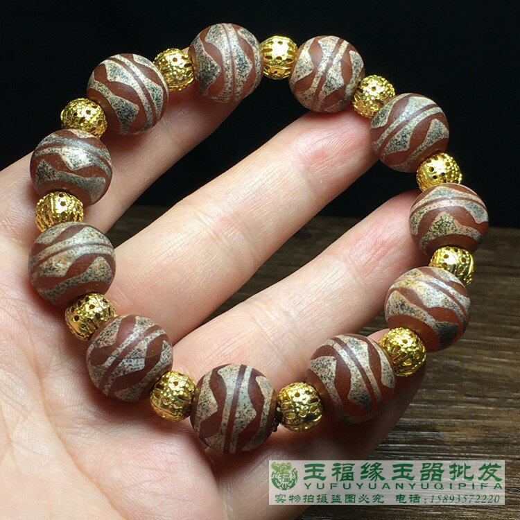 台湾天珠‼️西蔵老礦伯玉髄龍紋虎牙十九眼天珠 - メルカリ