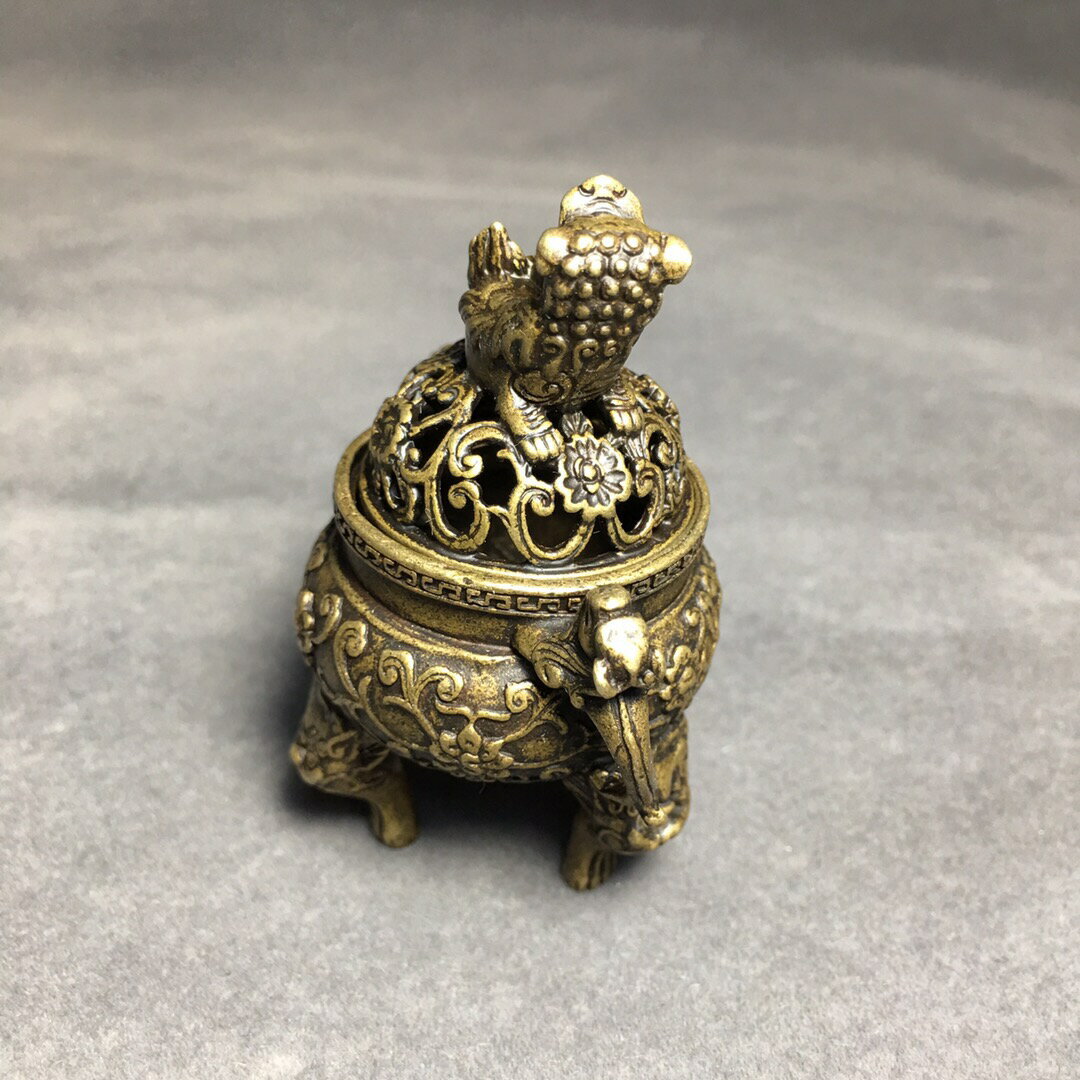 古玩銅器銅爐獸頭三足雙耳小銅香爐仿古做舊老銅微雕熏香爐小把件 古玩銅器銅爐獸頭三足雙耳小銅香爐仿古做舊老銅微雕熏香爐小把件