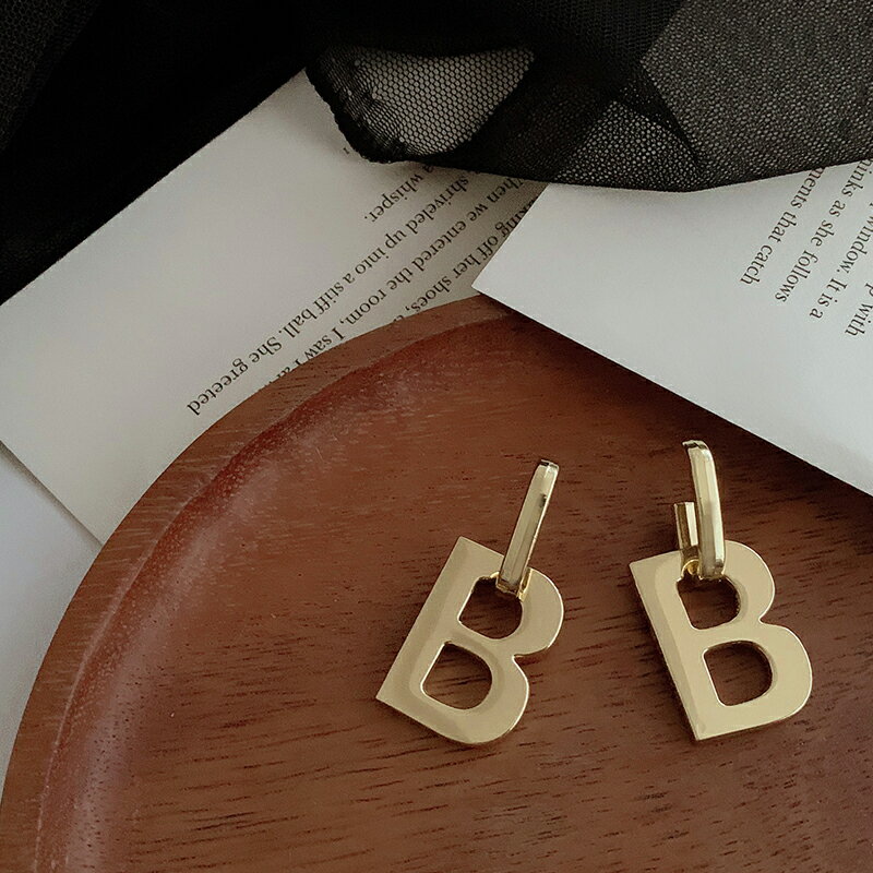 歐美金屬B字母耳環女2021年新款潮個性簡約冷淡風耳釘時尚耳飾品