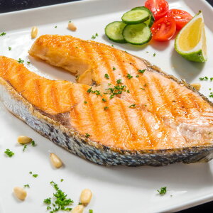 【鮮綠生活】厚片輪切智利鮭魚(300g)~一餐份量剛剛好
