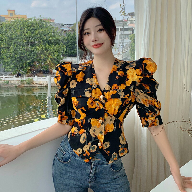 黛小姐：襯衣女士法式復古泡泡袖碎花設計感v領收腰顯瘦襯衫上衣