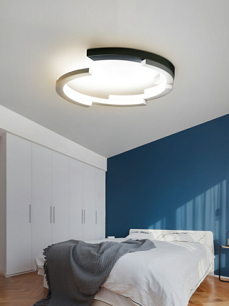 北歐設計師創意燈具簡約現代房間燈飾臥室燈年新款圓形吸頂燈