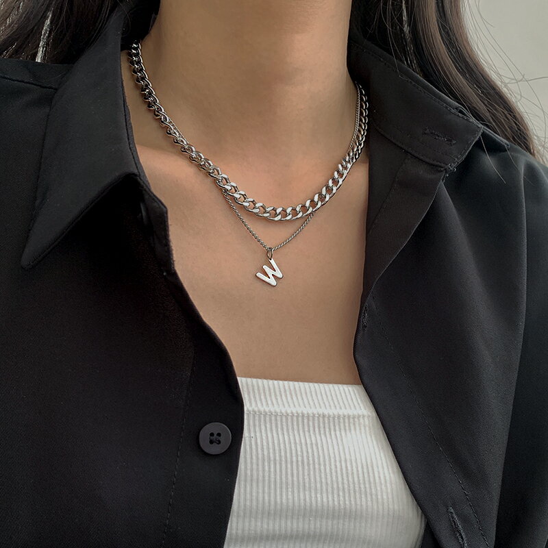鈦鋼字母W雙層疊戴項鏈年新款女ins嘻哈鎖骨鏈多層冷淡風頸鏈 4
