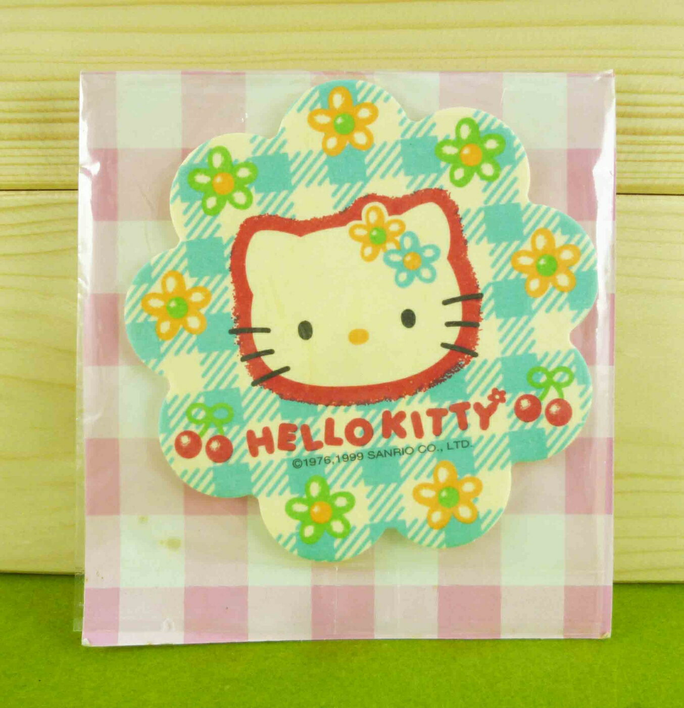 【震撼精品百貨】Hello Kitty 凱蒂貓 造型芳香片-藍色小花造型【共1款】 震撼日式精品百貨