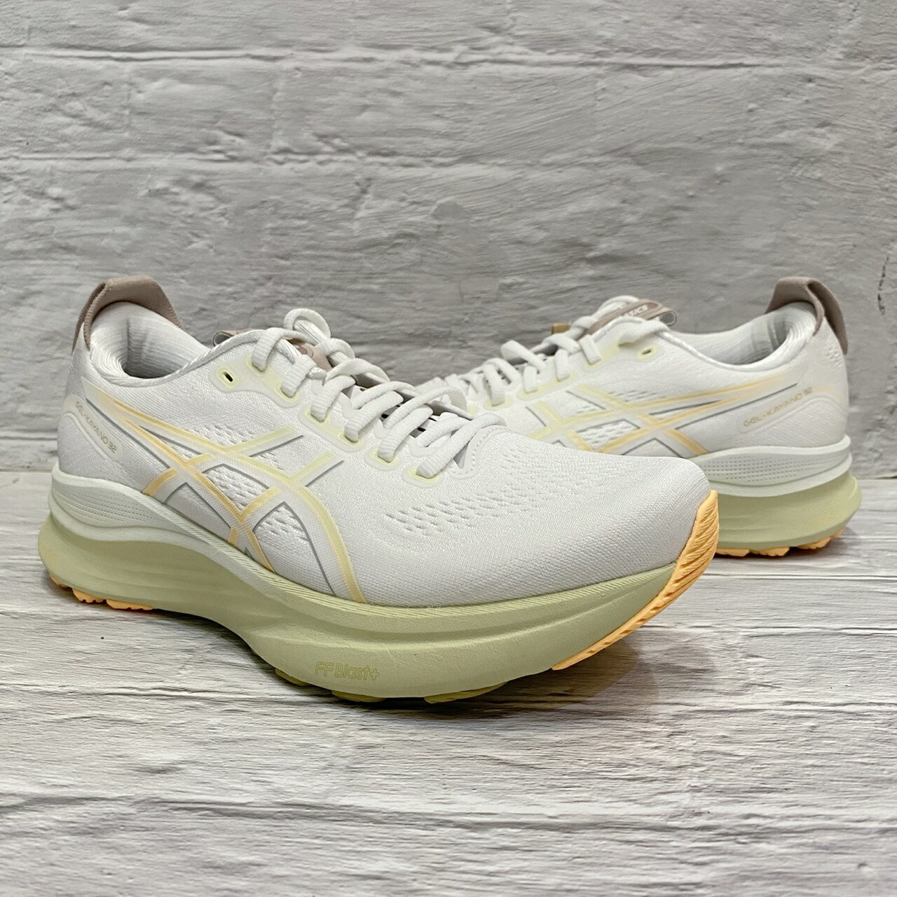 ASICS 亞瑟士 GEL-KAYANO 32 男款 跑鞋 1011C052-101