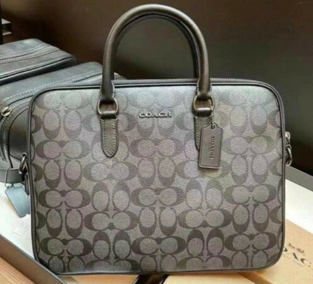 現貨在台~不用等~Coach 黑灰 logo 公事包