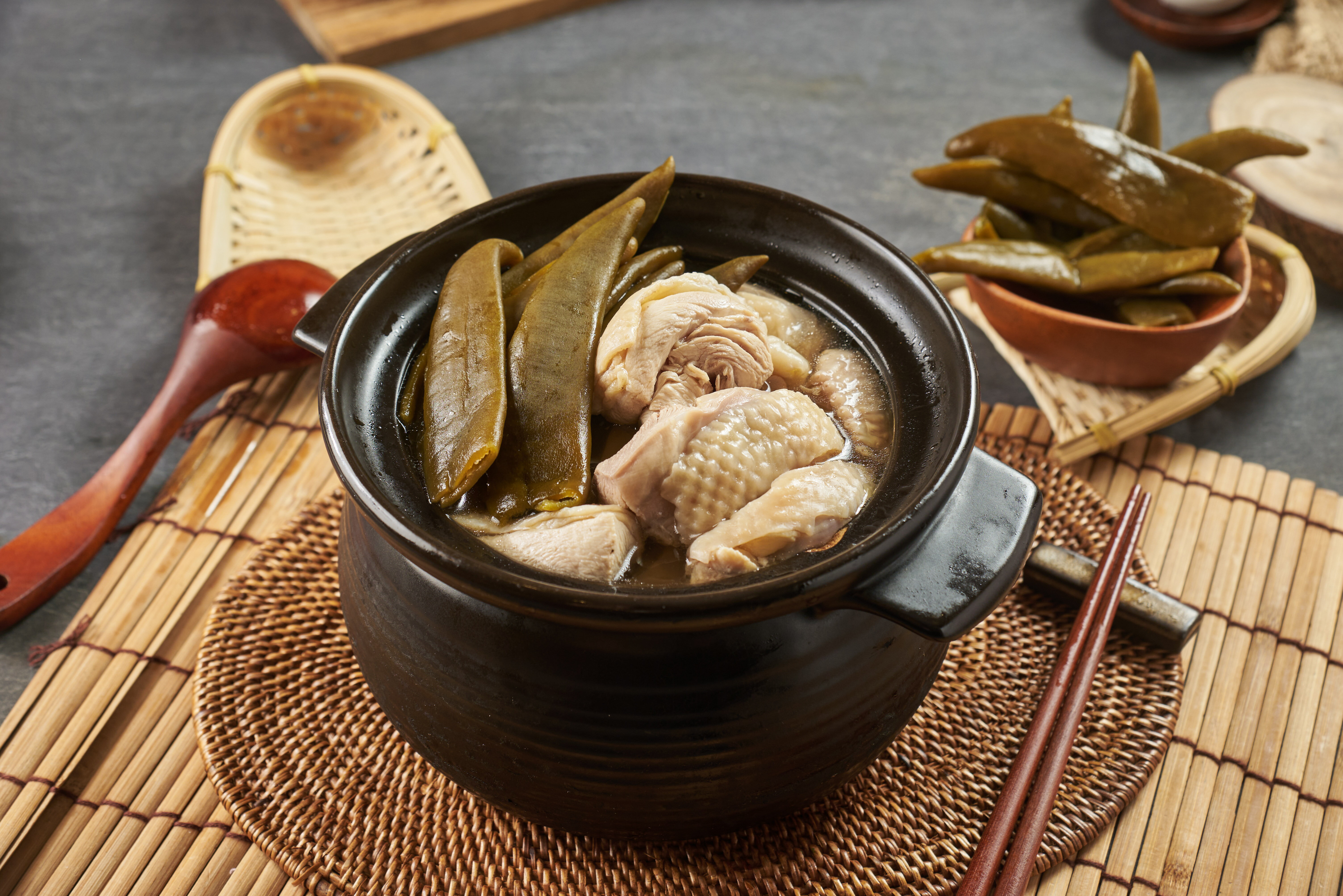 舜德農莊 剝皮辣椒雞湯 1500g±50g 1