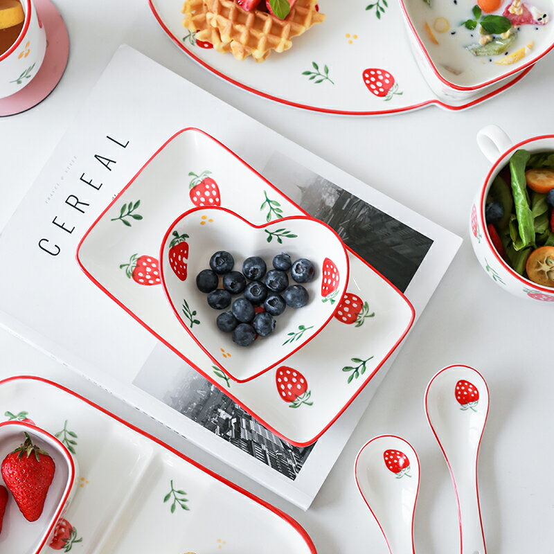 日式可愛早餐餐具創意一人食網紅陶瓷草莓碗套裝水果燕麥片雙耳碗