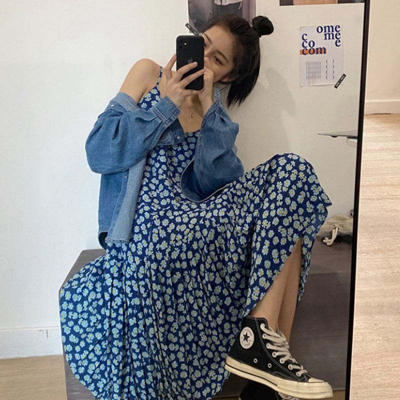 法式小眾森系小雛菊碎花連衣裙2022春夏新款性感沙灘裙吊帶裙女潮
