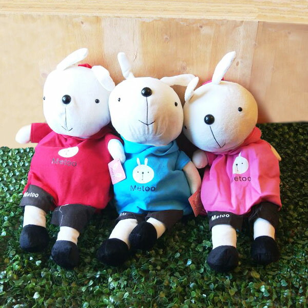 韓國超夯Metoo(米兔)系列布偶 玩偶背包,害羞的神情、圓滾滾的腦袋，可愛魅力無法擋，不輸法國兔