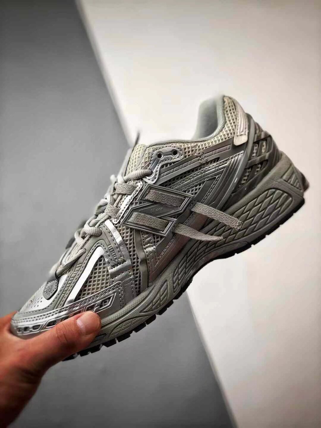 New Balance 1906R 系列 銀灰 復古老爹鞋 5