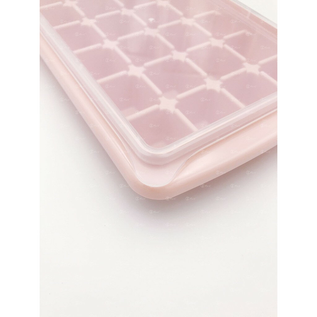 【快速出貨 冰箱必備 質感嚴選】日式 24格 製冰盒 帶蓋製冰盒 可堆疊  副食品 大冰塊 2