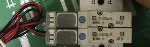 SMC電磁閥SYJ3130-5G可以帶單獨座子或二位座子如鏈接，DC24V
