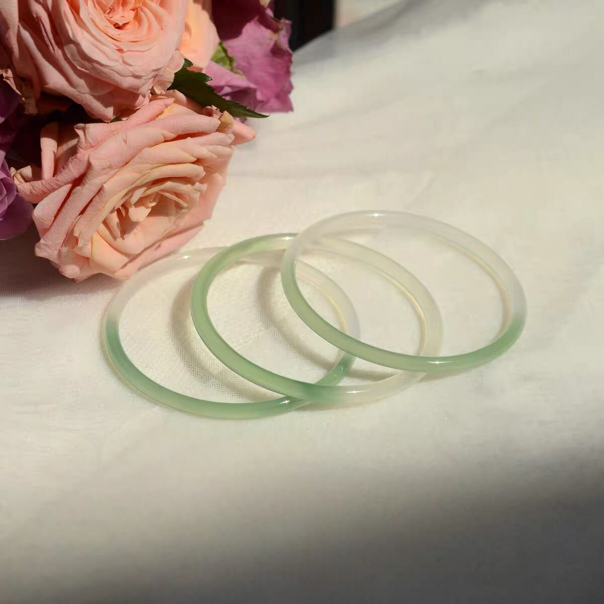 【現貨】半山半水瑪瑙美人鐲翡翠色天然漸變油青色瑪瑙手鐲女玉髓叮當鐲【北歐家居生活】
