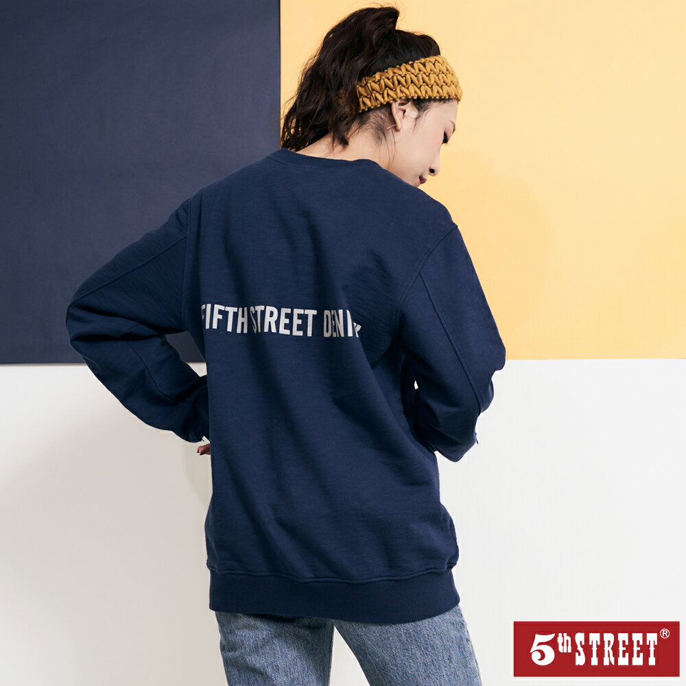 熱銷★5thSTREET中性反光印花長袖T恤-灰藍/暗灰(560890)