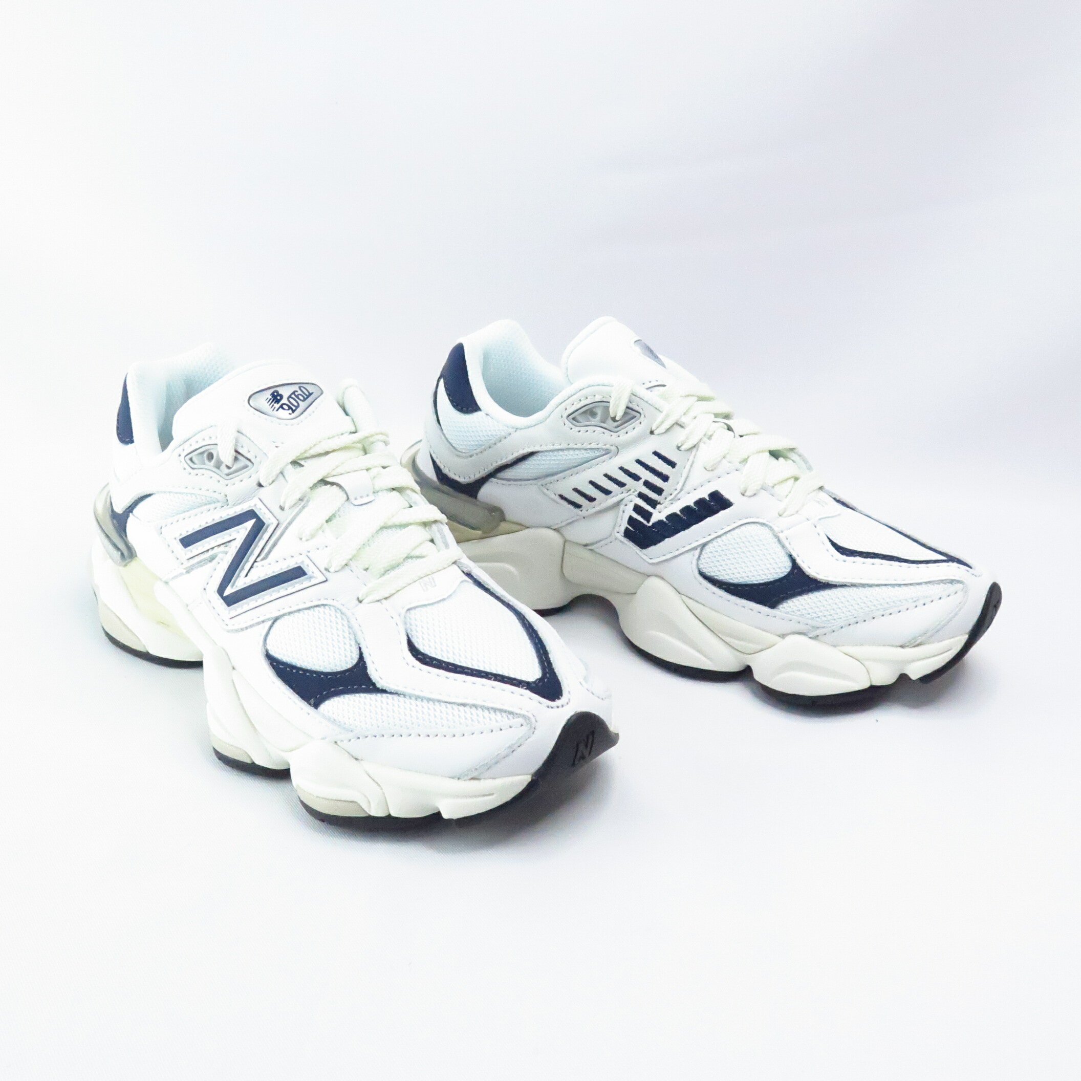 New Balance 9060 休閒鞋男女D楦U9060VNB 白×海軍藍【iSport愛運動