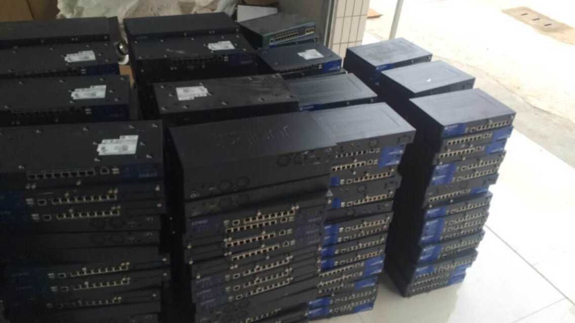 Juniper SRX220H 千兆硬體防火墻 永不掉線不怕攻擊 帶電源