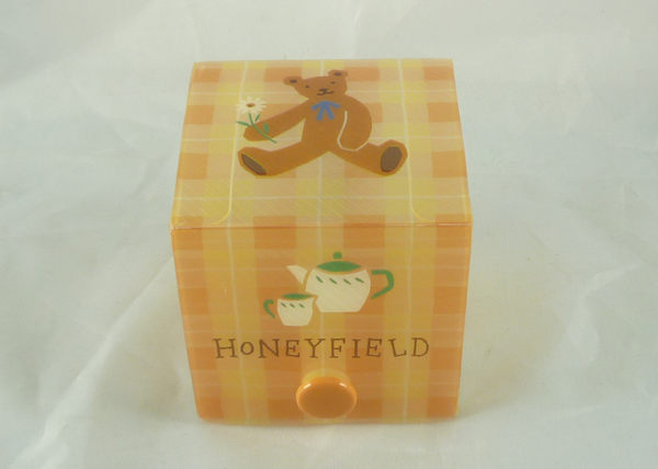 【震撼精品百貨】HONEY FIELD 熊 塑膠置物盒 格紋 震撼日式精品百貨