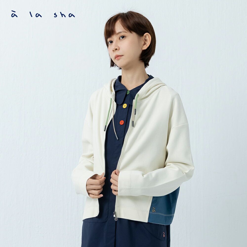 a la sha 斜邊半圓剪接外套 1