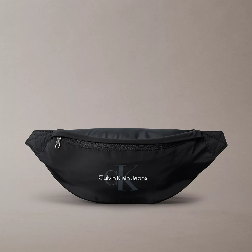 Calvin Klein 翻蓋記者包 斜背包 聚酯纖維材質 側/肩背包 單肩包 C67401 黑色CK(現貨)▶指定Outlet商品5折起☆現貨【送禮首選★APP下單點數4倍送】